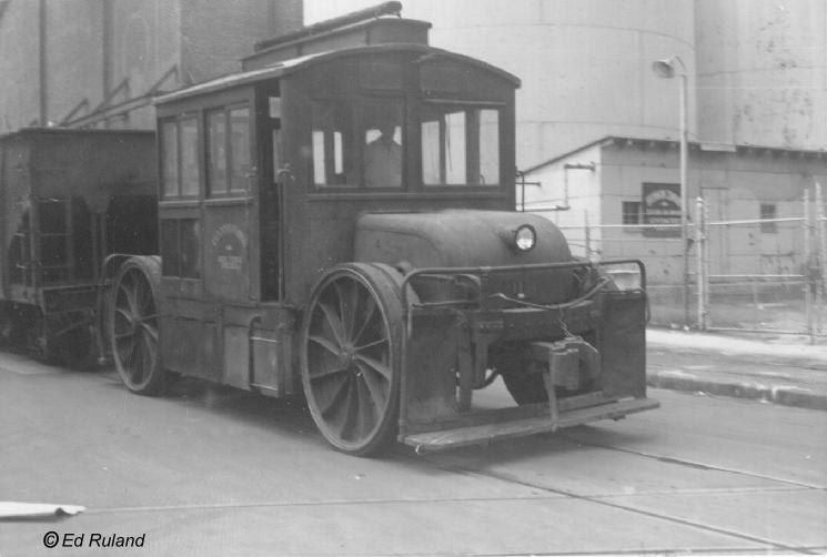 Rubber Tired Switcher #445-view1